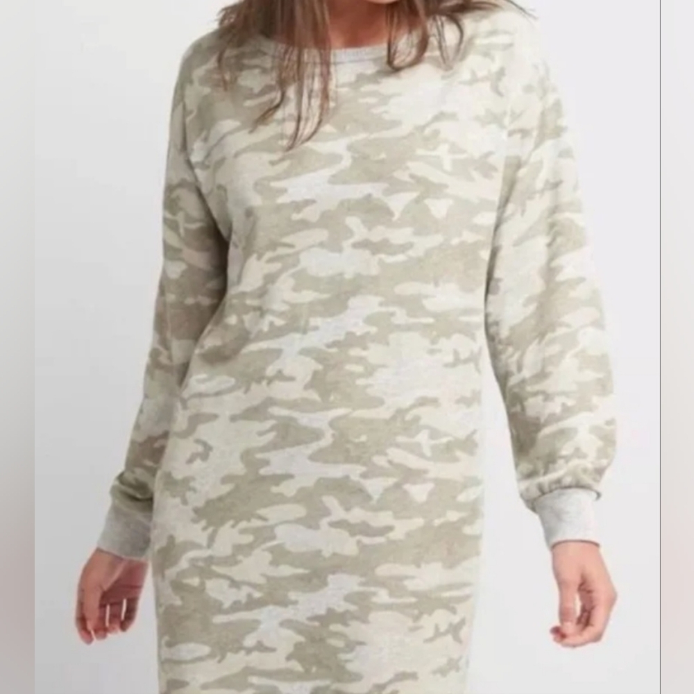 Sporty GAP beige camo dress with back cutout size Medium